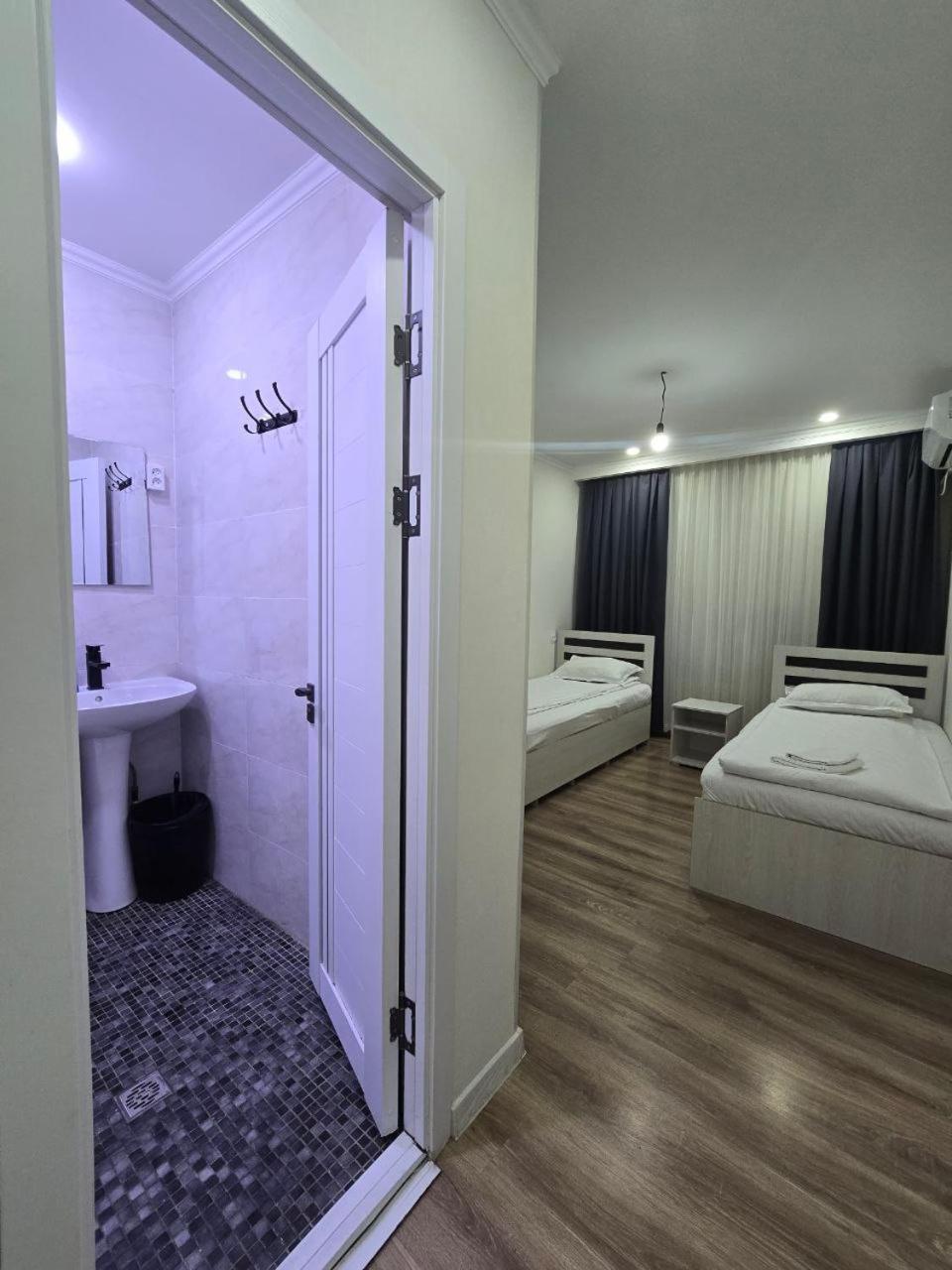 Guesto Hostel タシュケント エクステリア 写真