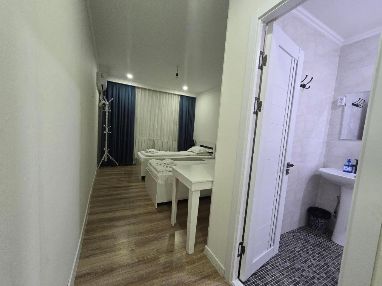 Guesto Hostel タシュケント エクステリア 写真