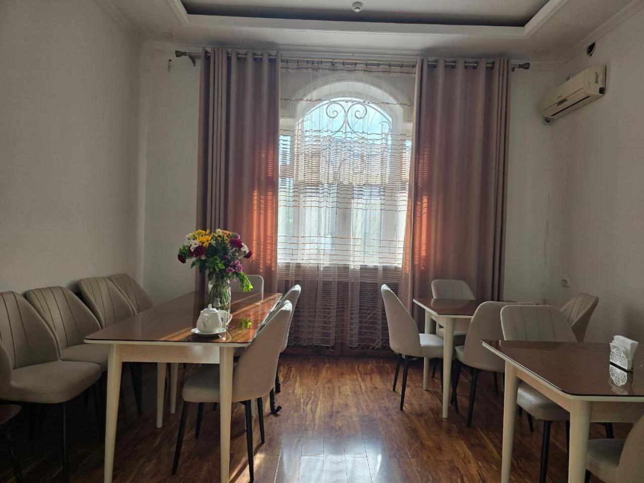 Guesto Hostel タシュケント エクステリア 写真