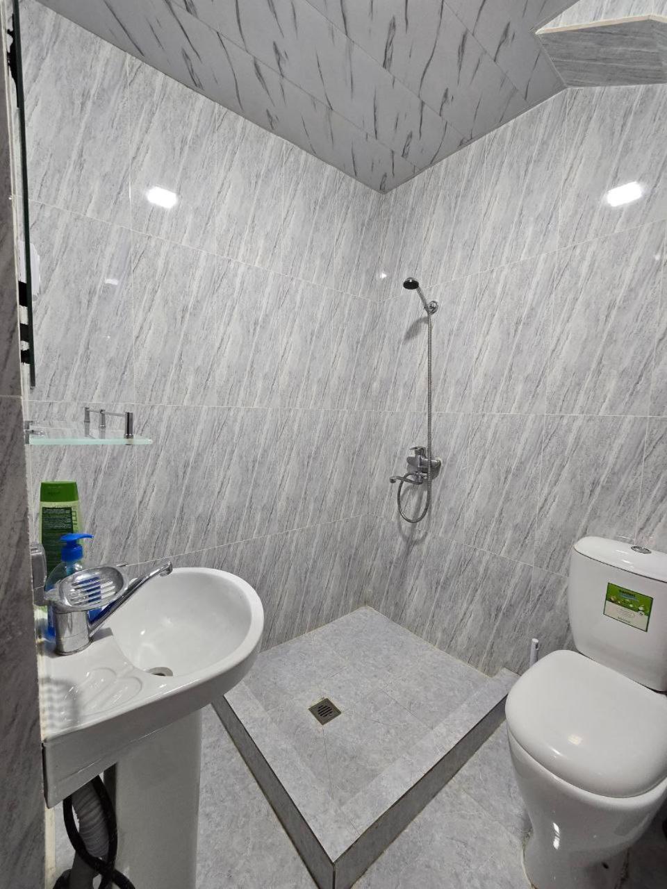 Guesto Hostel タシュケント エクステリア 写真