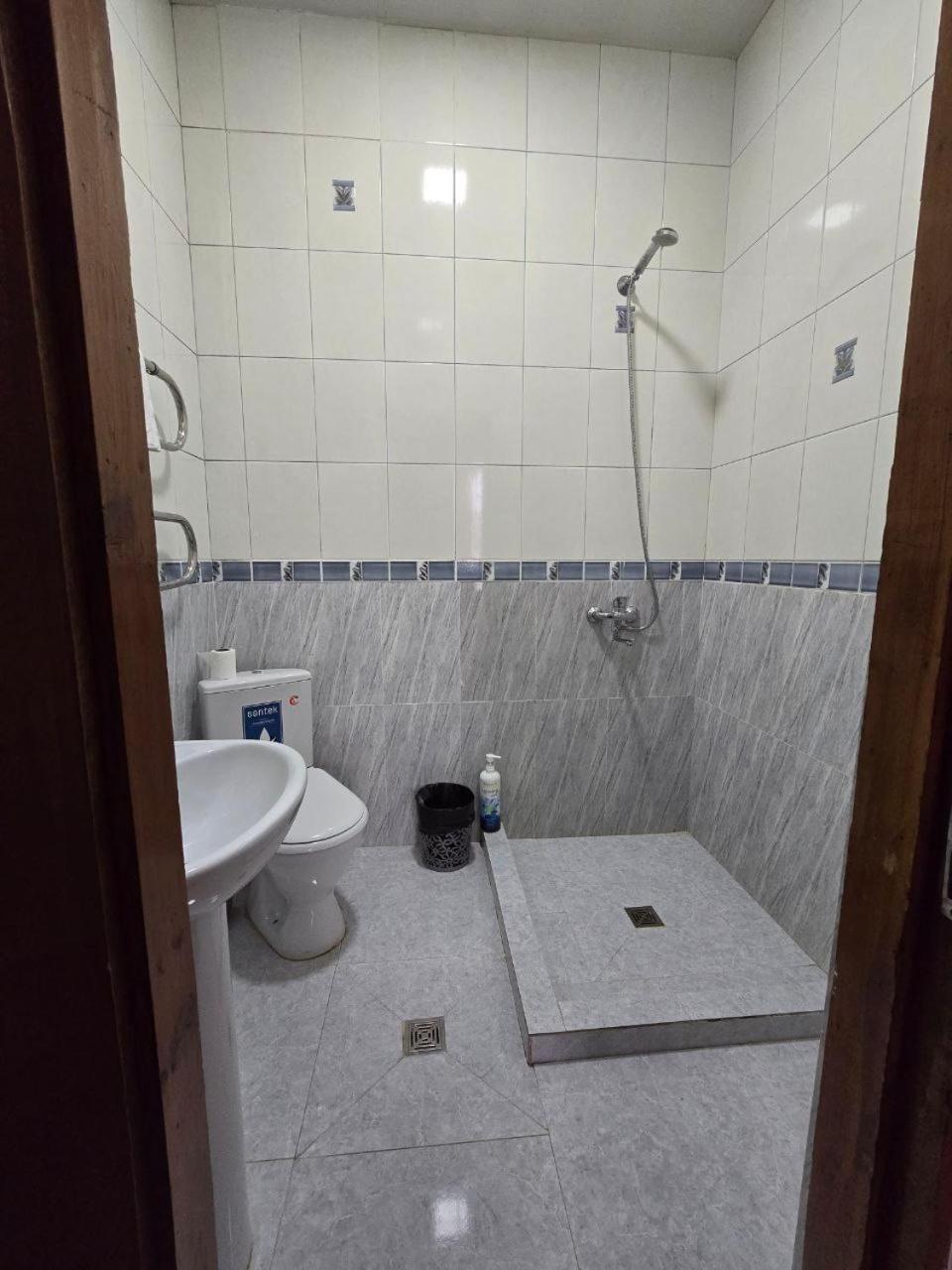 Guesto Hostel タシュケント エクステリア 写真